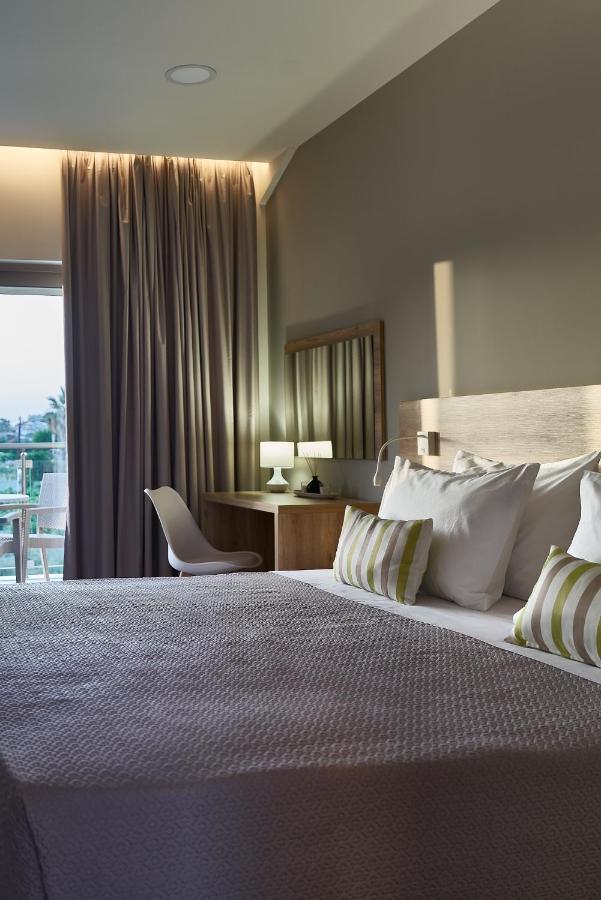 Grapevines Hotel Аликанас Екстериор снимка